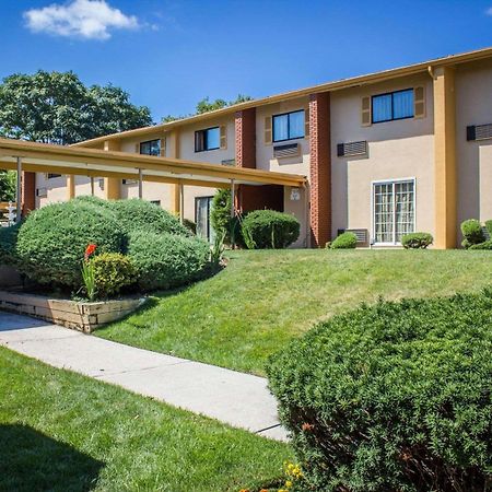 Rodeway Inn Huntington Station - Melville Dış mekan fotoğraf