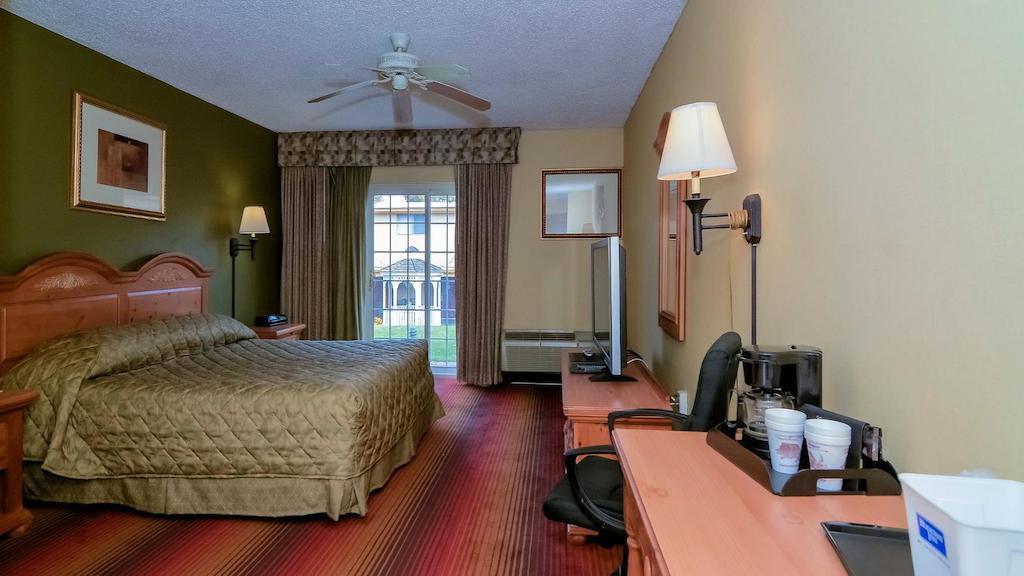 Rodeway Inn Huntington Station - Melville Dış mekan fotoğraf