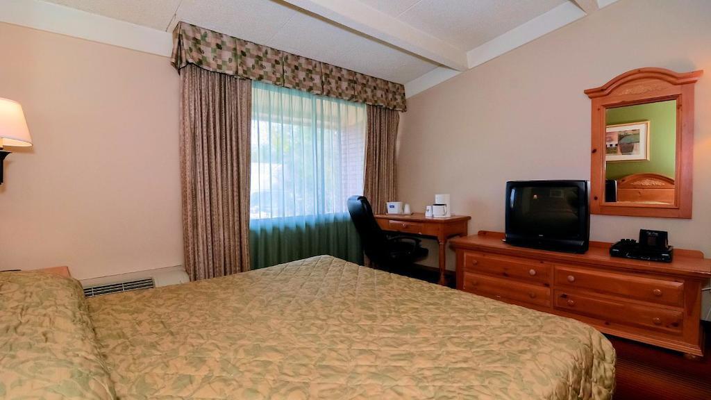 Rodeway Inn Huntington Station - Melville Dış mekan fotoğraf