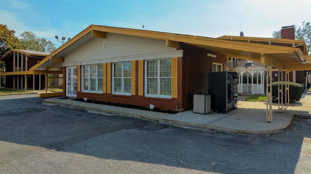 Rodeway Inn Huntington Station - Melville Dış mekan fotoğraf