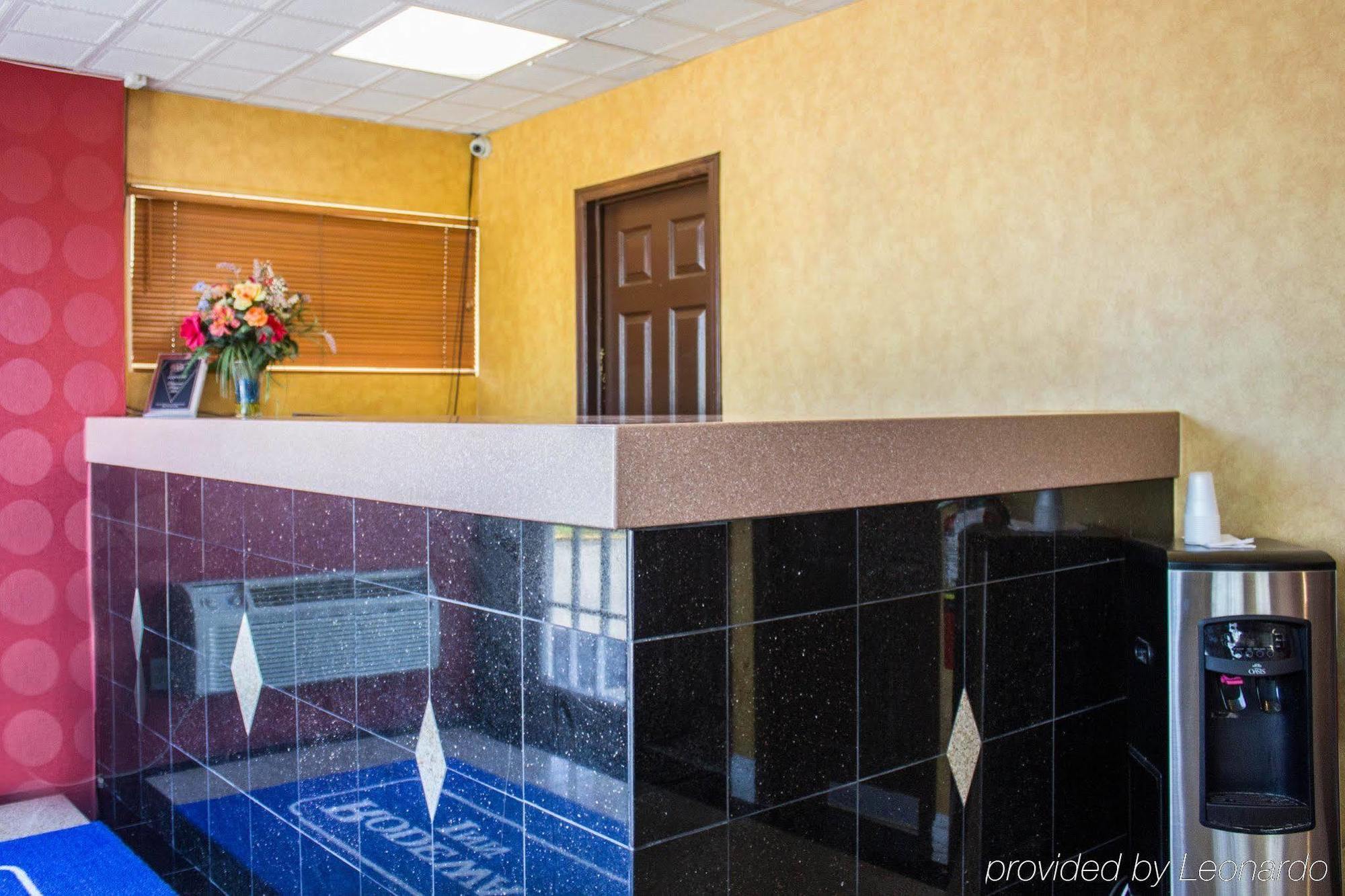Rodeway Inn Huntington Station - Melville Dış mekan fotoğraf